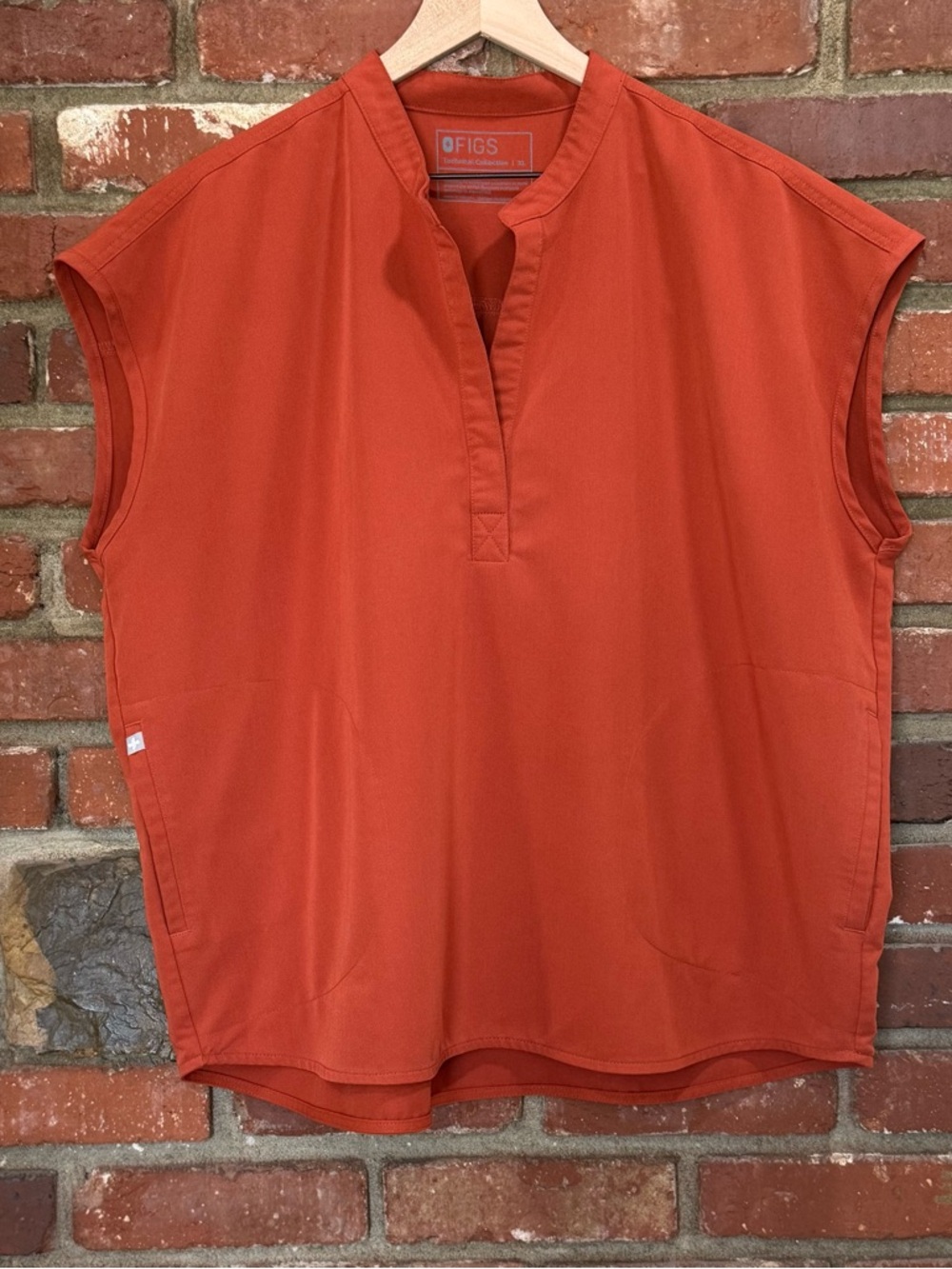 Figs women's scrub top orange size XL Rafaela style WXXSW1003‎ hospital clinic